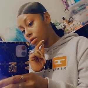 Meet your Posher, Lee